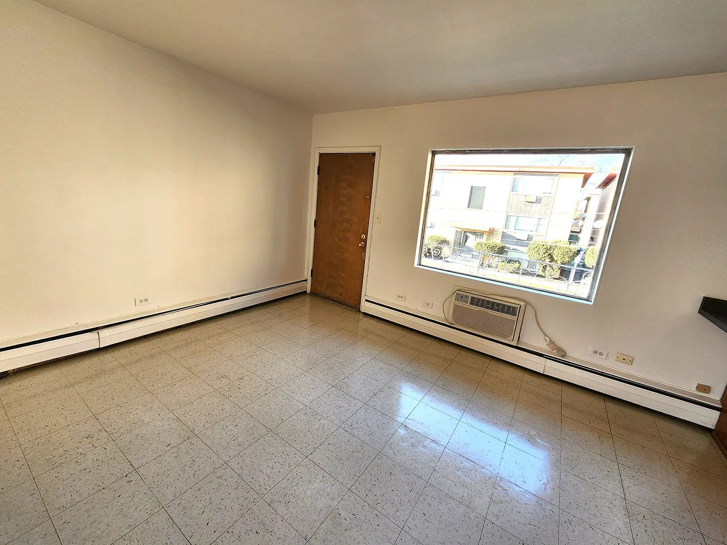R.E.J. & Associates LLC. 2112 — Photo 4