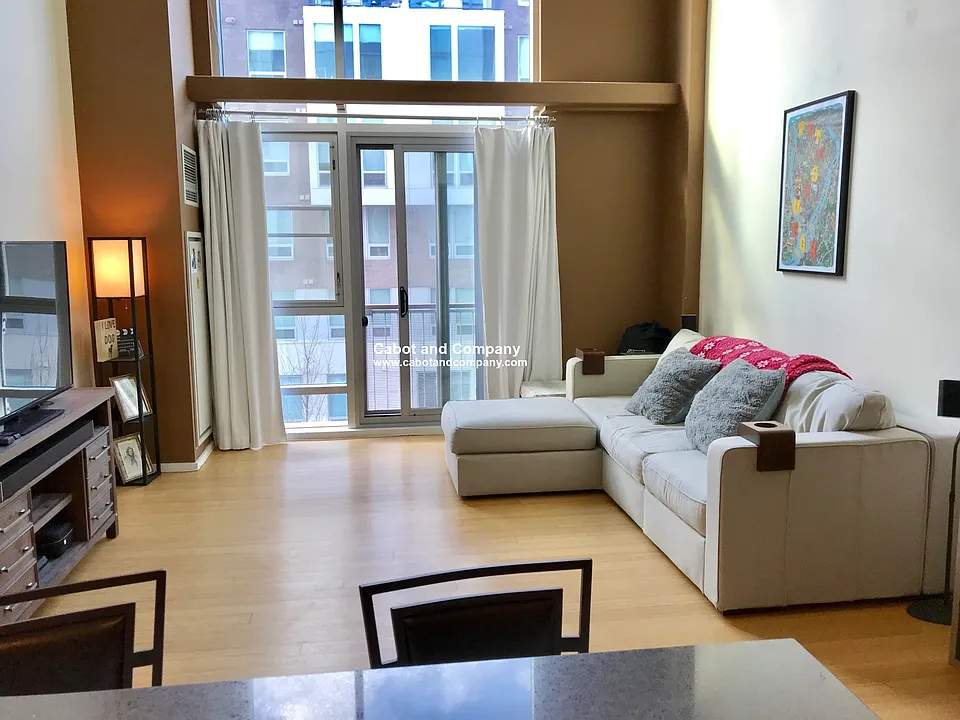1 Earhart St #309S
