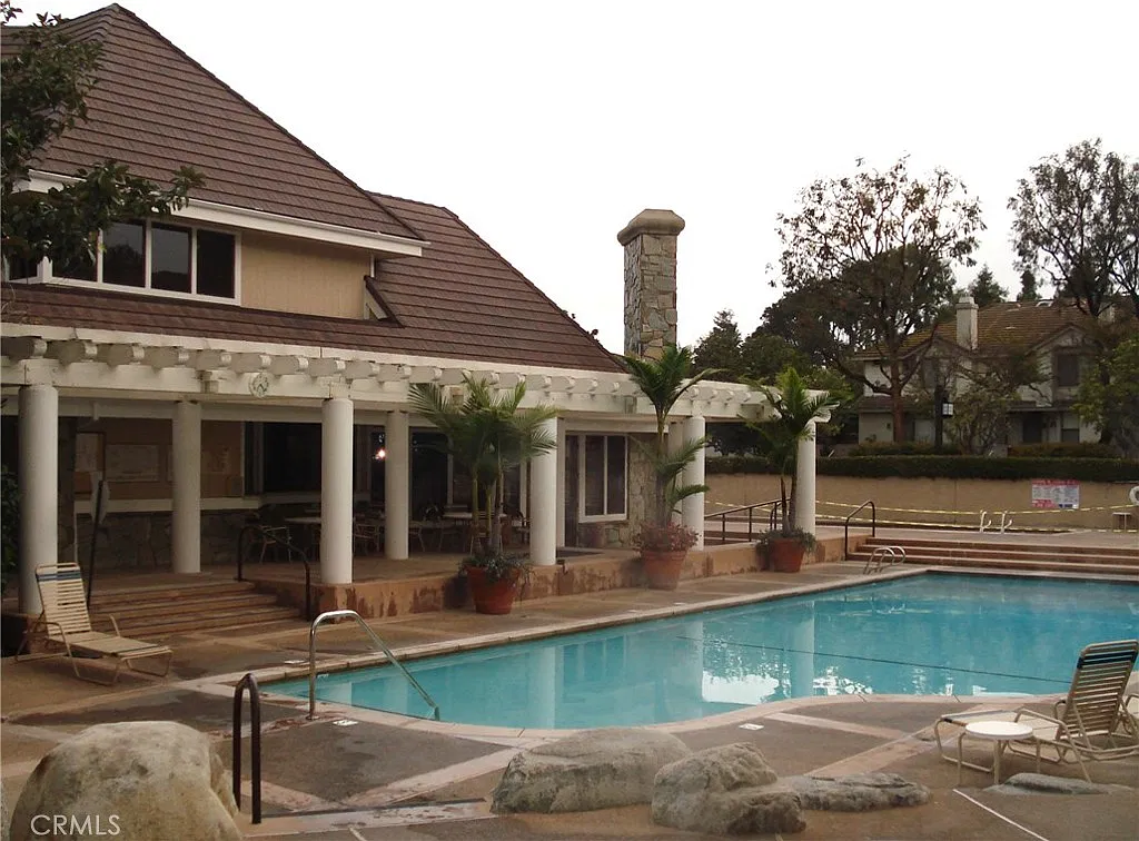 2 bed, 1303 sqft, $3,700 — Photo 1