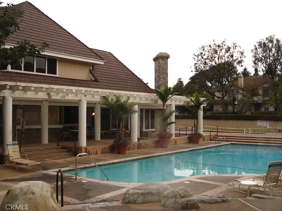 2571 Plaza Del Amo #302
