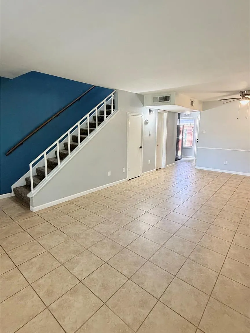 2 bed, 1.5 bath, 1152 sqft, $1,600 — Photo 4