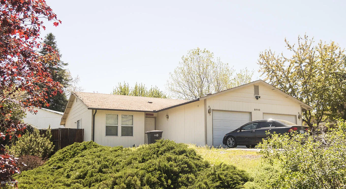 2708 Englewood Ave photo 1