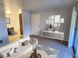 400 S 152nd St #C9, Seattle, WA 98148