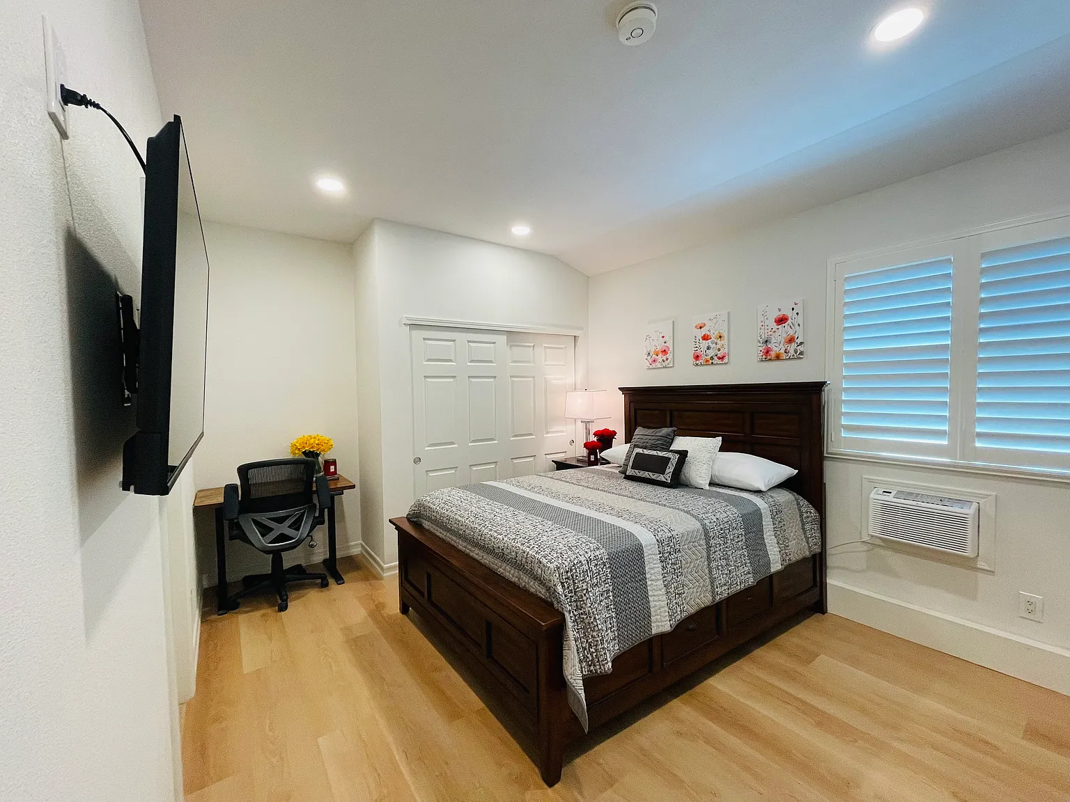 Studio, 280 sqft, $2,000 — Photo 4