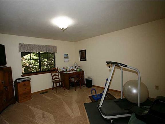 5th image of 905 Oak Dr