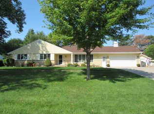 1127 Oswego Ave, Hastings, NE 68901