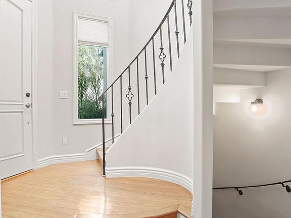 2nd image of 837 18th St APT 5