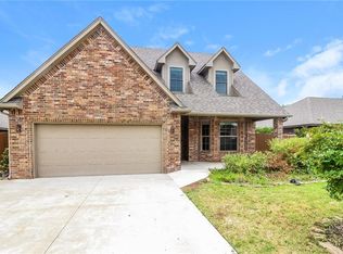 928 SW 15th St, Moore, OK 73160