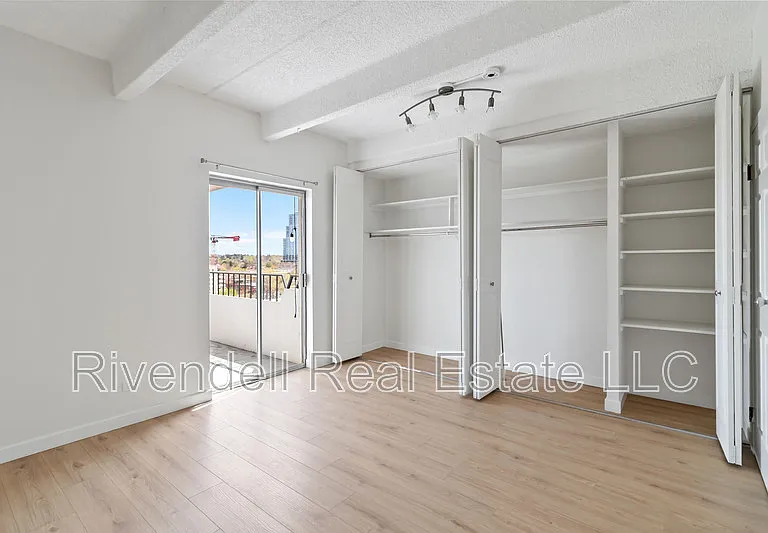 130 N Pearl St #1002 — Photo 8