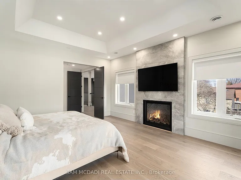 1019 Strathy Ave — Photo 16