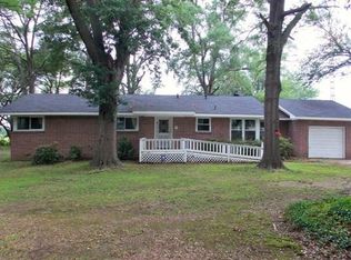 920 S Runnels St, De Kalb, TX 75559