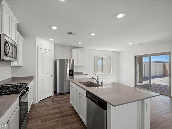 5th image of 2629 Freya Valley St