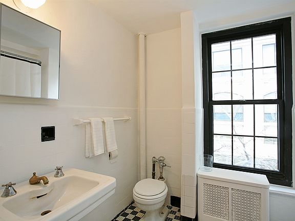 3rd image of 51 5th Ave APT 3F