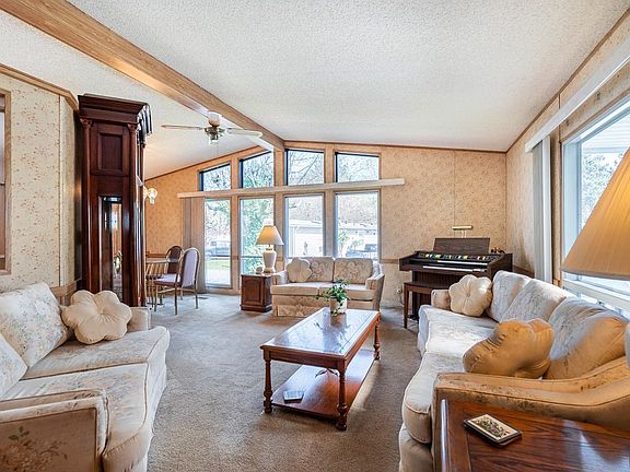 4th image of 145 King Edward St #20