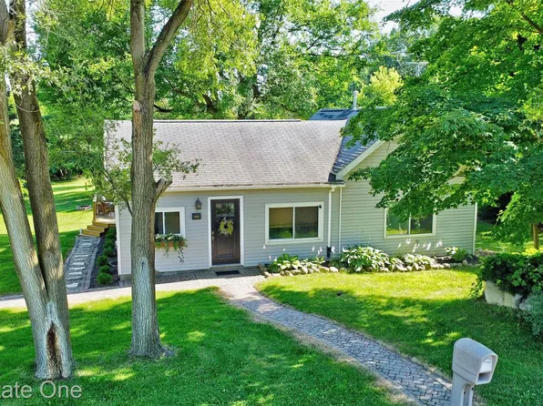 1505 S Lake Pleasant Rd, Attica, MI 48412