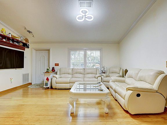 5th image of 2108 SE Stargrass St