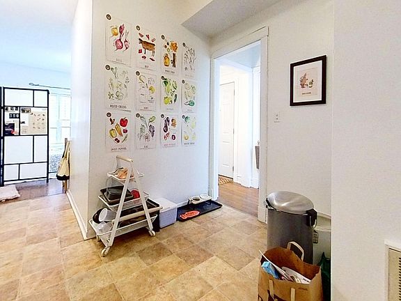 4th image of 4649 N Malden St #4653-1E