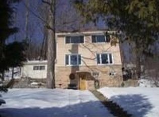1443 Lake Dr, Hubertus, WI 53033