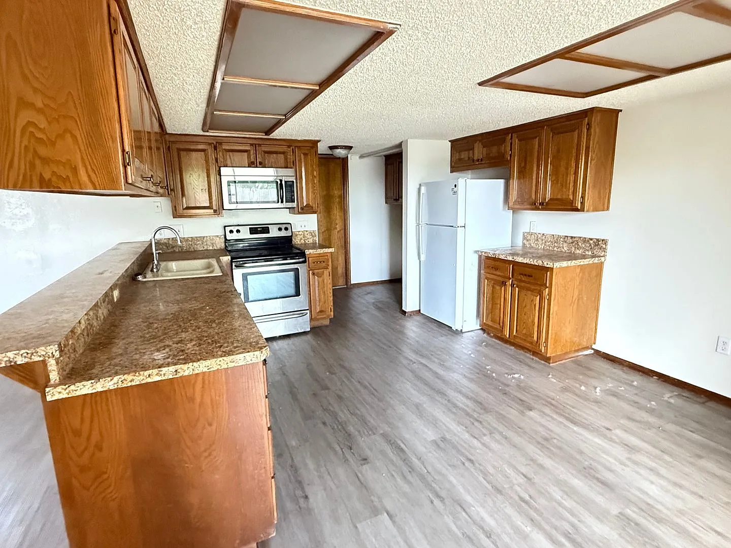 Cute & Quaint! Great Location! — Photo 4