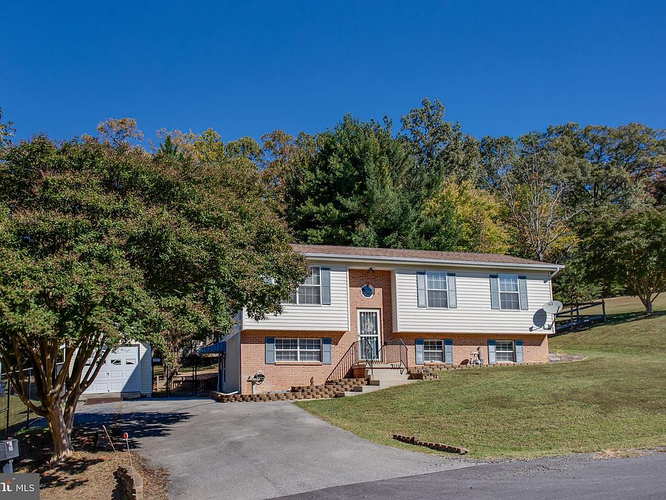 1st image of 38418 Arlington Dr