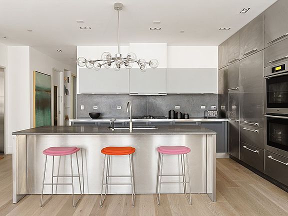 3rd image of 51 Walker St APT 4B