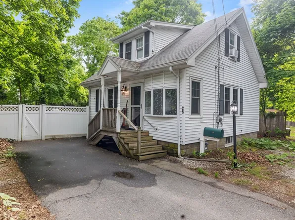 25 Bayley Ter, Weymouth, MA 02190