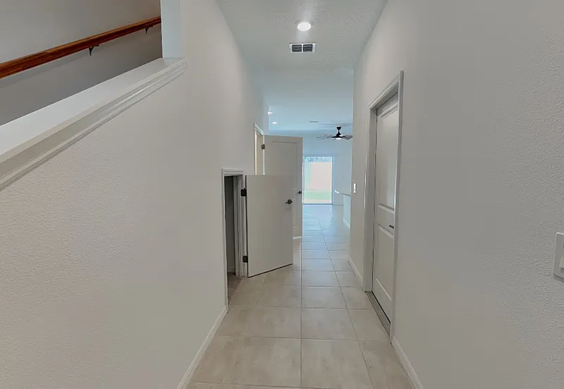 3 bed, 2.5 bath, 1365 sqft, $2,099 — Photo 2