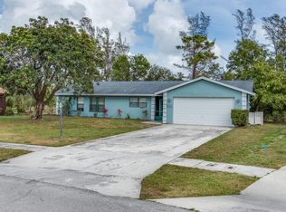 8085 Marshwood Ln, Lake Worth, FL 33467