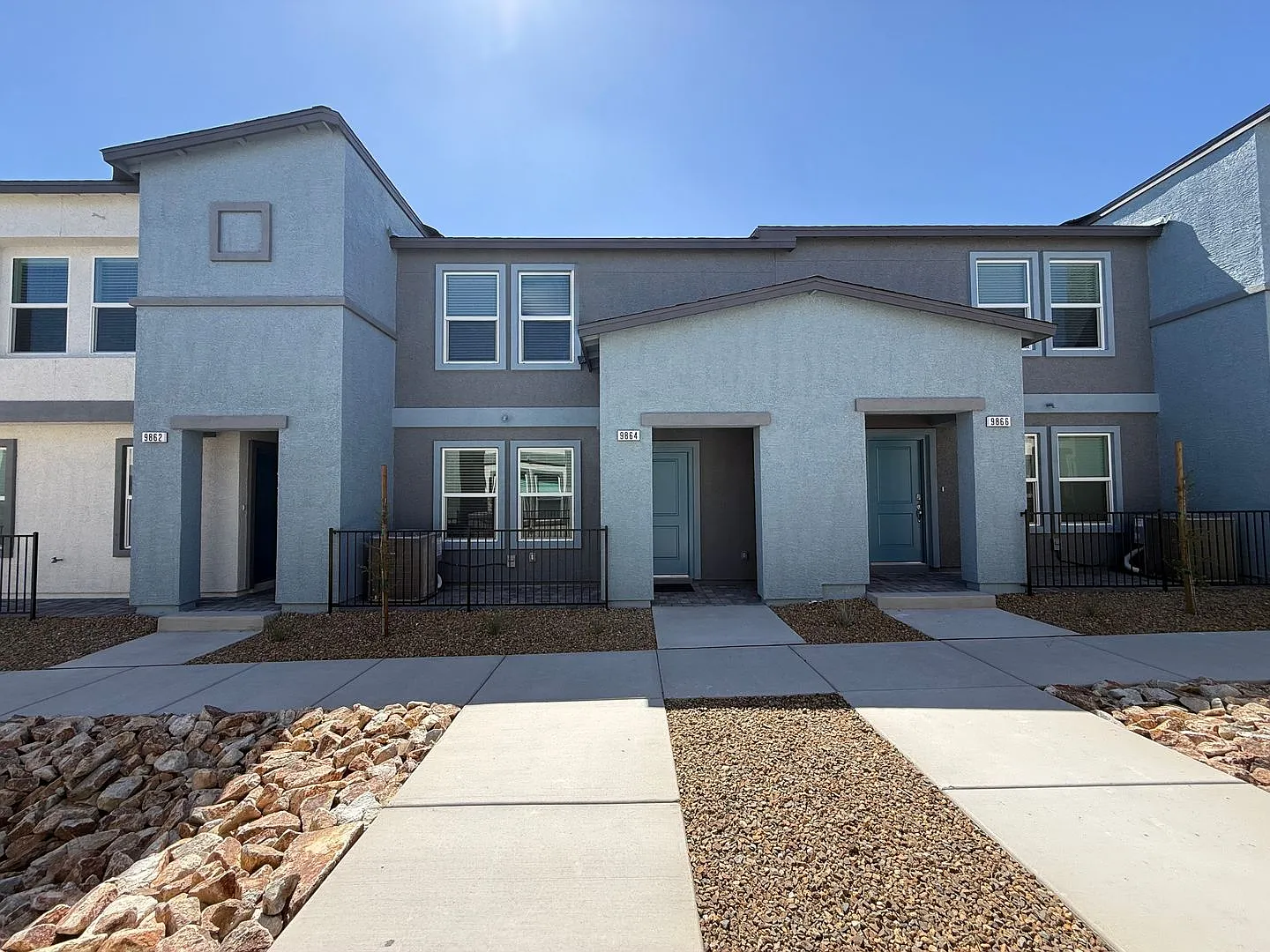 Modern Southwest Las Vegas Townhome Near Mountain's Edge! — Photo 1