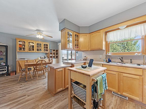 4th image of 12060 S Oakwood Dr