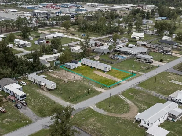 2332 Gaylynn Dr, Sulphur, LA 70665