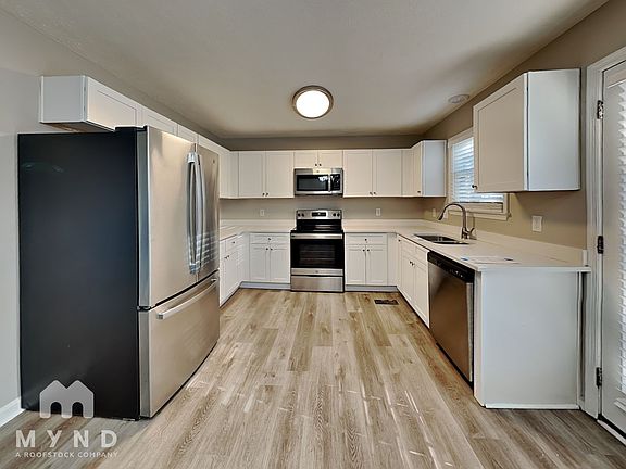 2nd image of 204 Deerlake Dr
