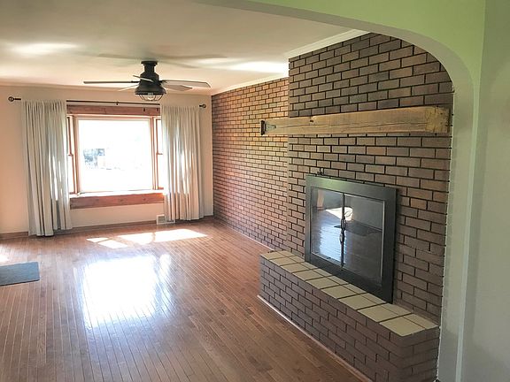 5th image of 36855 N Wildwood Dr