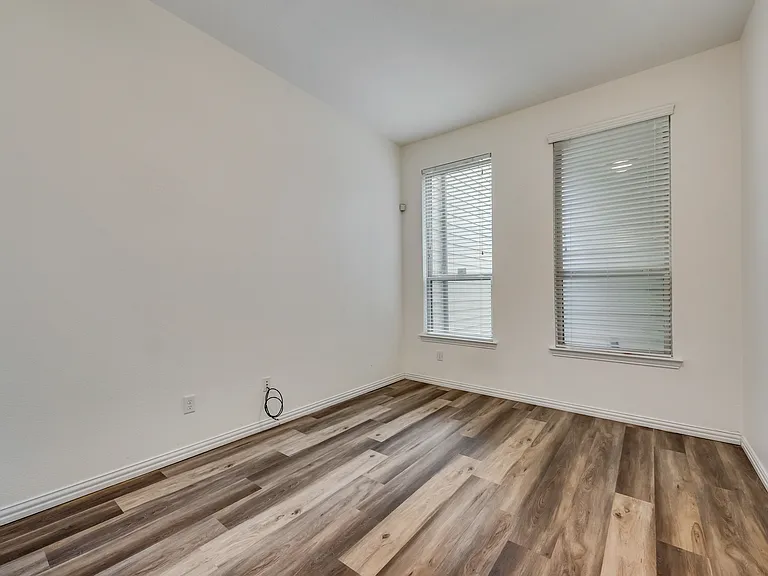 1930 Loma Alta Dr — Photo 16