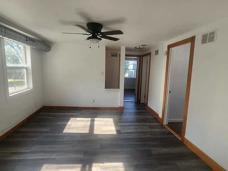 40 W Howard Ave — Photo 2