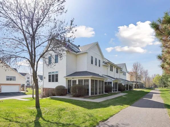 2133 Village Trl, Mound, MN 55364