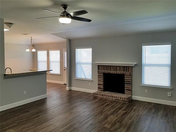 3rd image of 1320 Ashley Dr