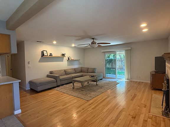 2nd image of 4078 N Maroa Ave