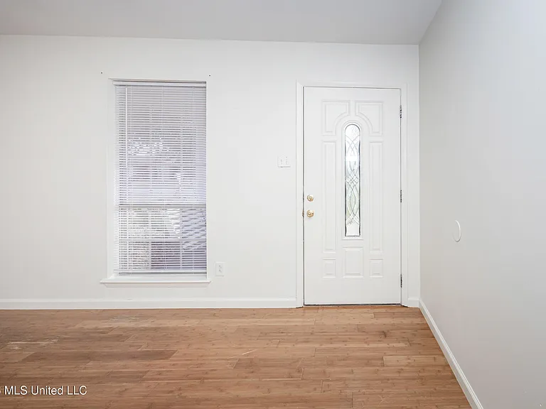 1213 King Henry Dr — Photo 7