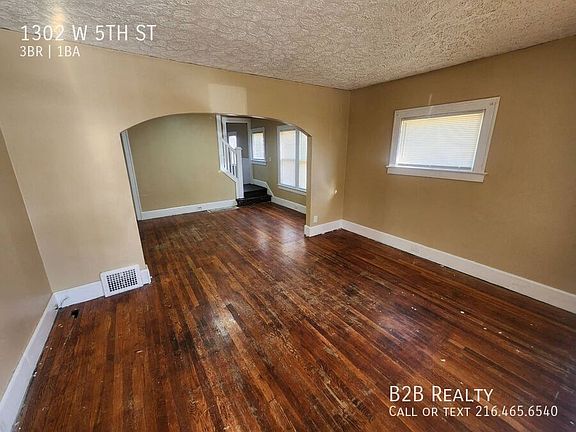 5th image of 1302 W 5th St