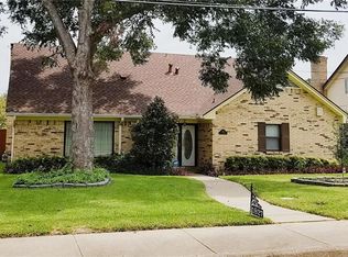 1827 Shady Glen Ln, Dallas, TX 75232