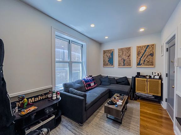 2nd image of 42 Bank St APT 25