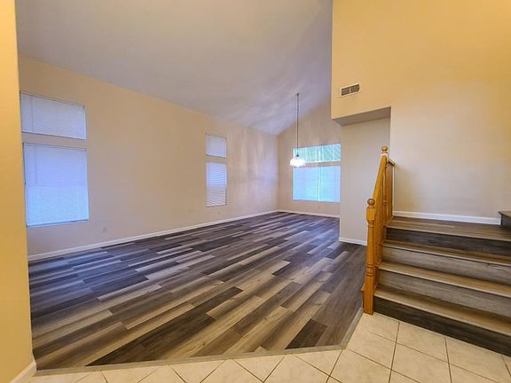 2nd image of 2005 Live Oak Ct