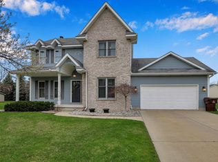 2731 Hydra Dr, Lansing, MI 48911