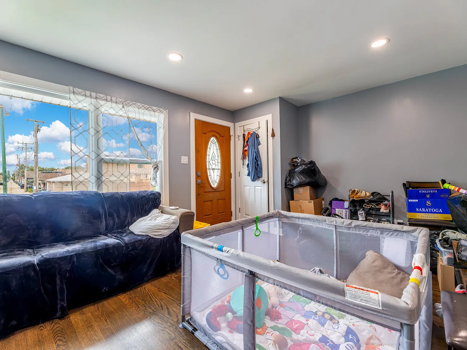 4 bed, 2100 sqft, $3,600 — Photo 3