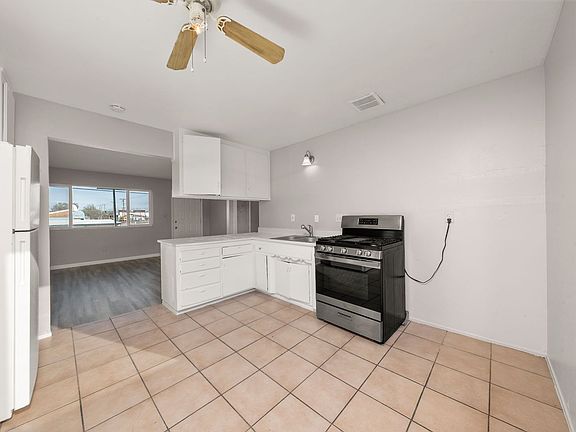 3rd image of 1141 Grand Ave APT D