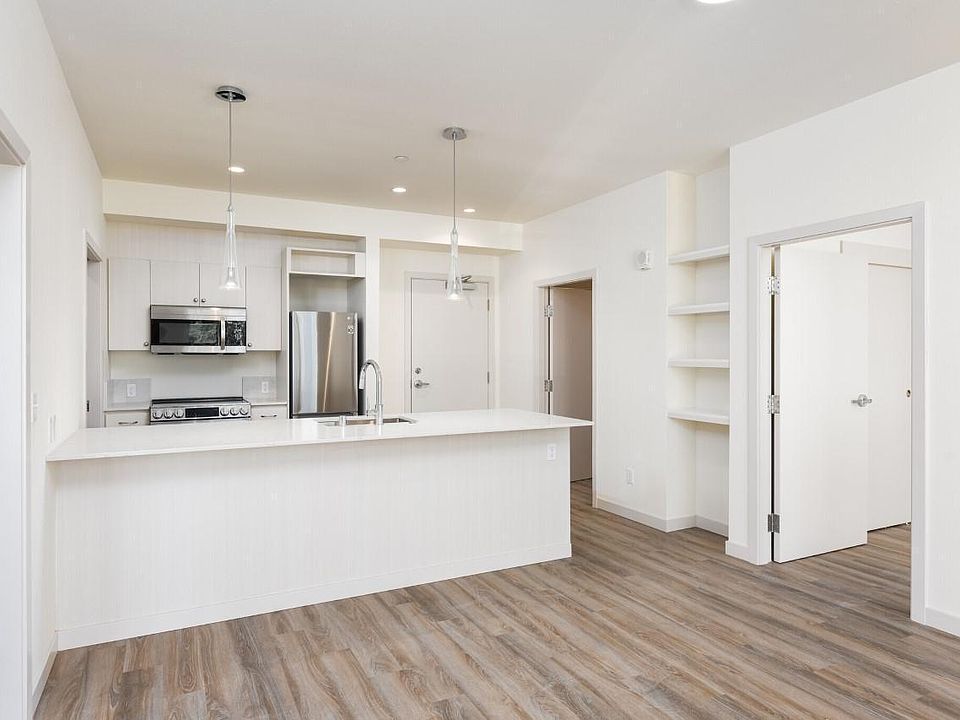 1st image of 1010 Burwell St #202