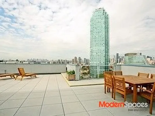 Rented by Modern Spaces | media 6