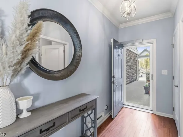 307 Waterview Ct, Hanover Twp., NJ 07927