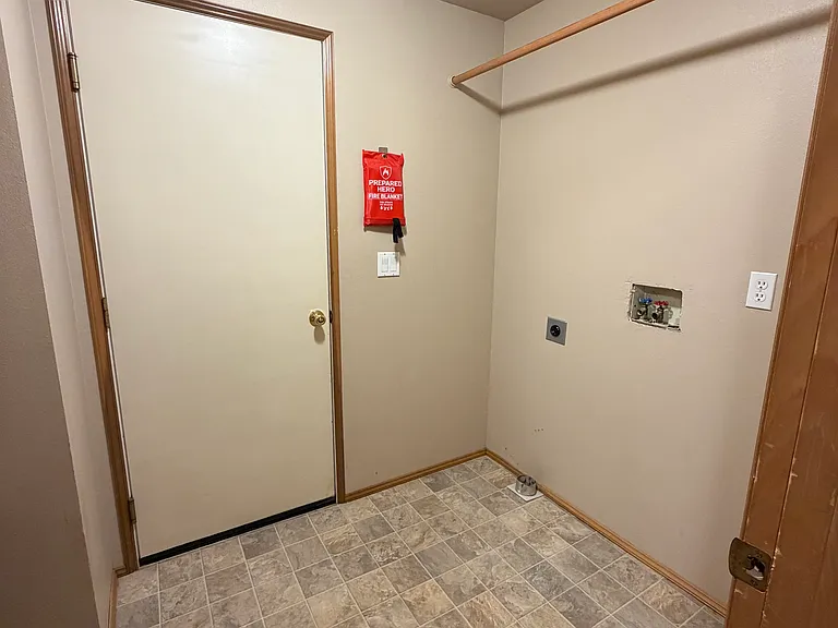 3309 Davis Ct NE — Photo 16